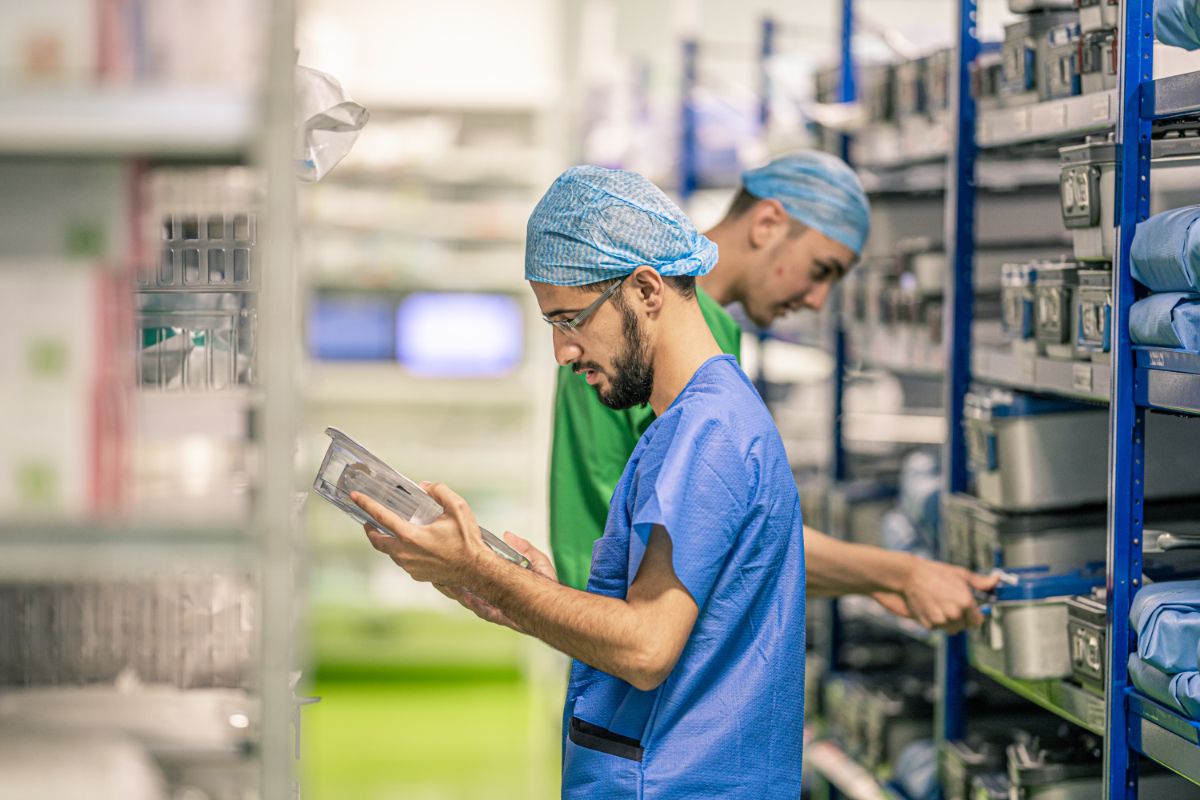Technologue en dispositifs médicaux en laboratoire